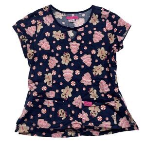 Betsey Johnson Christmas Gingerbread Girl Scrub Top Large Pockets Size Medium